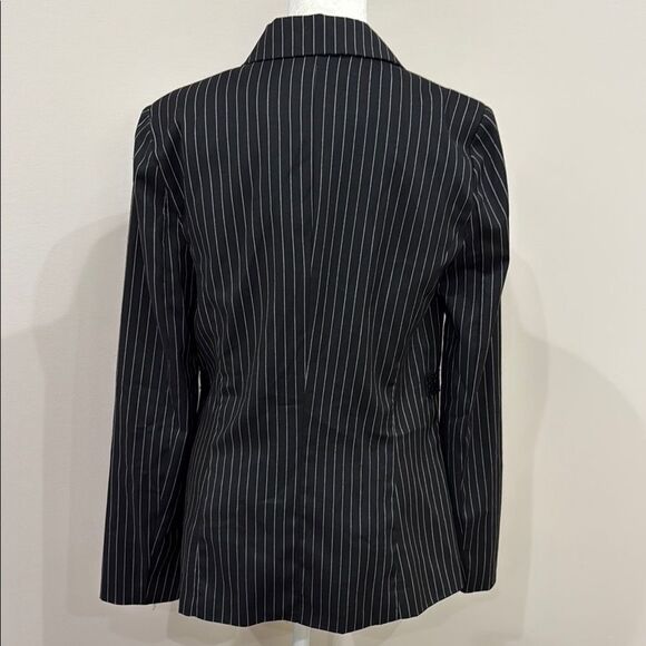 Romeo and Juliet  Pinstripe Couture Women's Blazer Size Medium - Picture 2 of 6